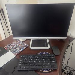 Lenovo 7OO Tiny Desktop PC + HP Monitor