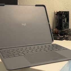 Logitech Combo Touch iPad Air 13" Keyboard Case