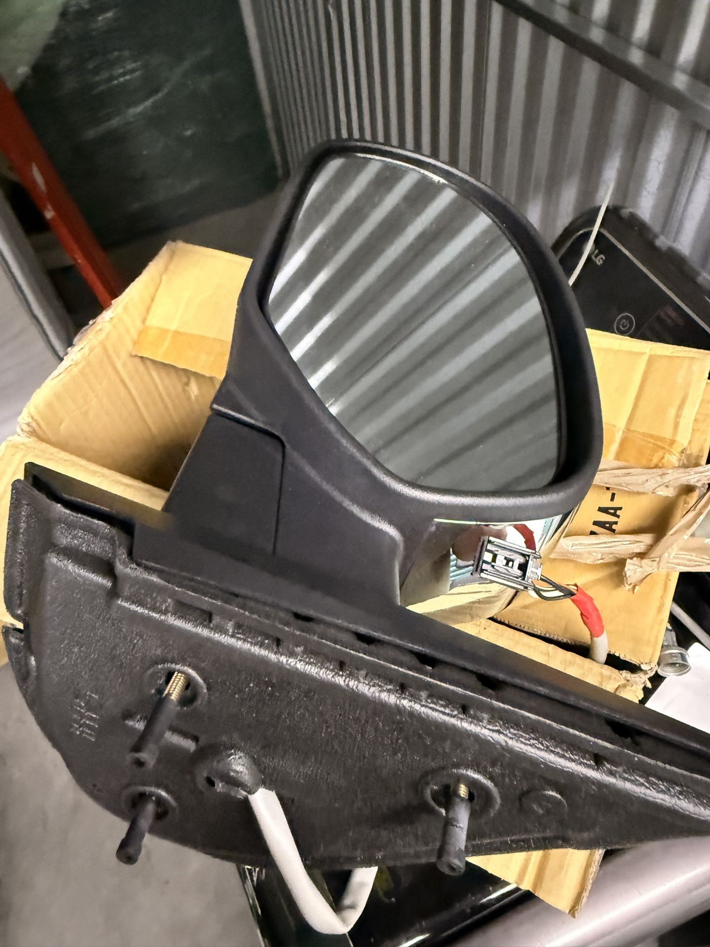 2007-2013 Chevy Tahoe Drivers Side Chrome Mirror. Brand New In The Box.