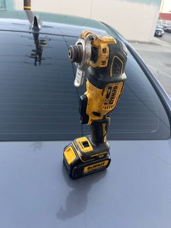 Dewalt 20v multitool de 3 velocidades con batería $100 firme precio