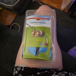 Kaytee - Comfort Harness With Stretchy Leash, Medium 