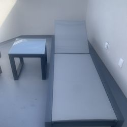 Ravello Outdoor Chaise Lounge And End Table 450$ New 