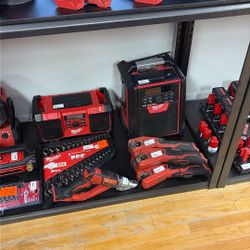 Milwaukee Radio M18