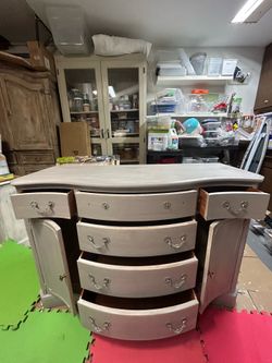 Vintage french provincial Buffet