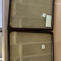 2008 Peterbilt 335 Front Windshields