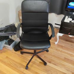 Leather Office Chair In Like New Condition 