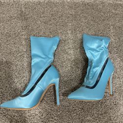 Aqua Boots Size 7
