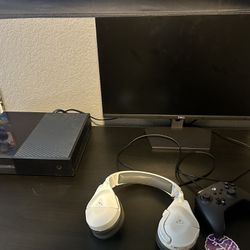 Xbox one with Monitor 24in