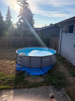 Funsicle Above Ground Round Pool with Ladder