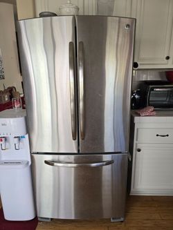GE Refrigerator