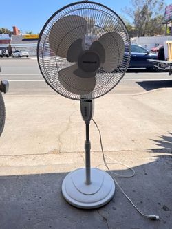 Honeywell Pedestal Standing Fan
