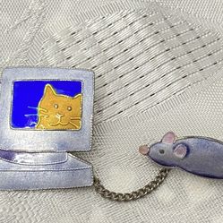 Vintage Enamel brooch pin