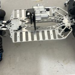 Traxxas E maxx brushless remote control monster truck