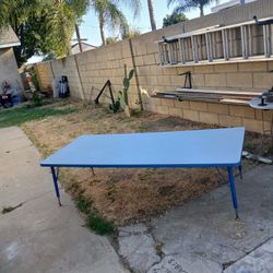 Heavy Duty Toddlers School Table!! Adjustable