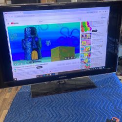 Samsung TV 40” 4 Hdmi Port , With Remote $80