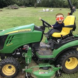 John Deere Subcompact Tractor 1025R