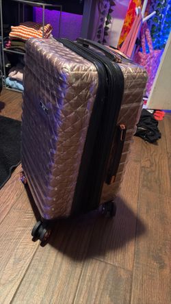iFLY Hard Shell Spinner Luggage Suitcase