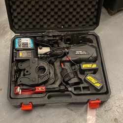 New 18 Volt, Ek-1550 Recharging Hydraulic Pipe Fitting Tool