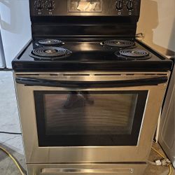 Frigidaire Electric Stove
