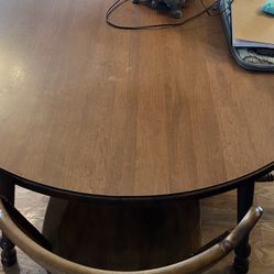 Round Kitchen Dining Table W/4 Chairs.  