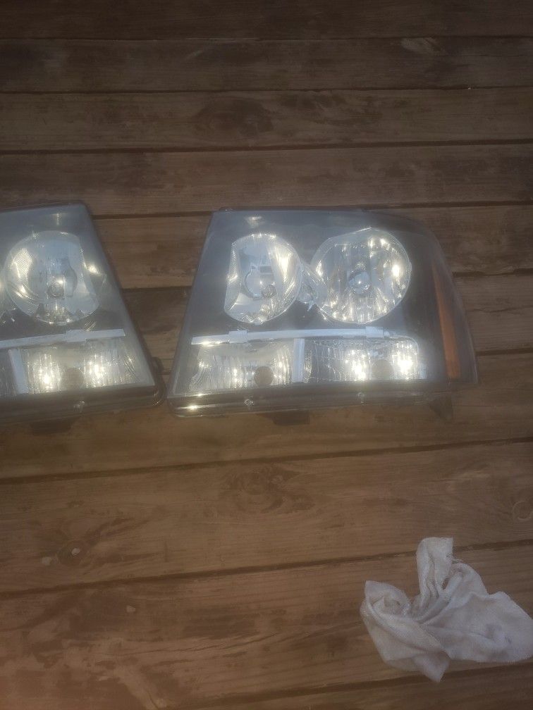 Dodge Durango Headlights