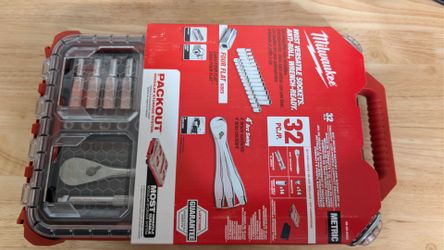 Brand New Milwaukee PACKOUT 32-Piece Metric 3/8" Mechanics Tool Set