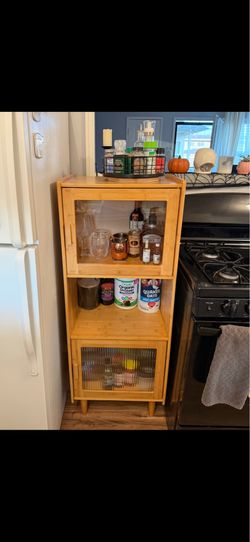 Kitchen cabinet/ storage cabinet