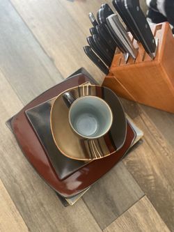 Kitchen Items- More ítems in inventory than shown in pics