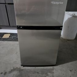 Mini Refrigerator 