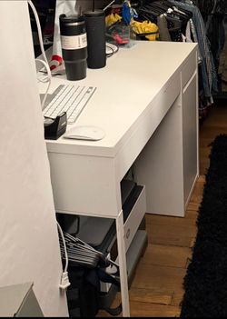 Desk ikea
