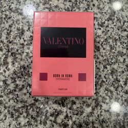 Valentino Born in Roma Extradose