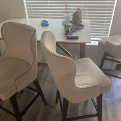 Coffee Table And Kitchen Table With Chairs 