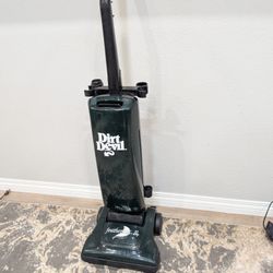 ROYAL Made in USA Dirt Devil Featherlite 10 amp Vintage Vacuum