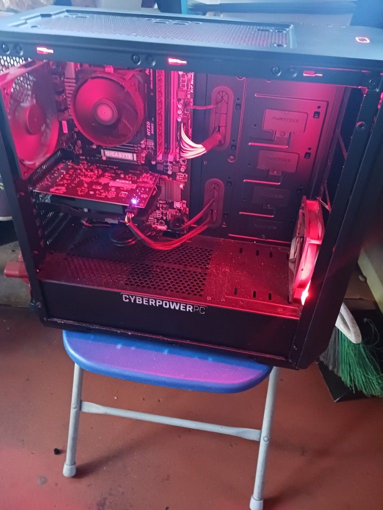 Cyber Power Game Desktop Comp It Has Missing Some Parts Inside
