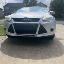 2013 Ford Focus (silver)