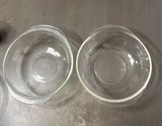 Set of 2 Vintage Pyrex 10 Inch Mixing Bowls