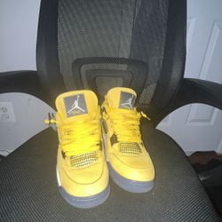 Jordan 4 