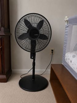 Lasko pedestal fan