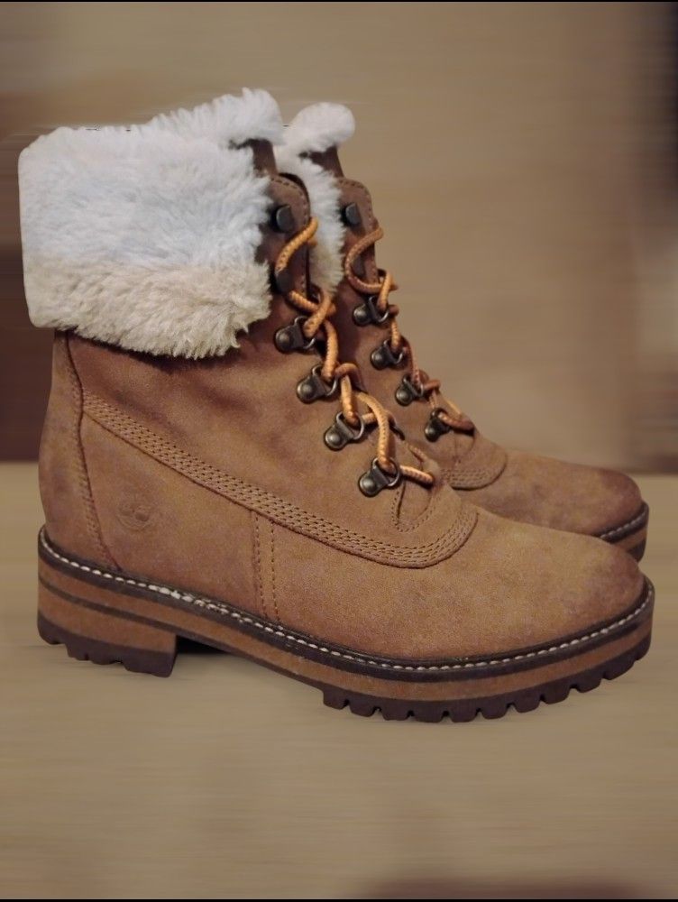 Women's Timberland Courmayeur Valley Waterproof Boots Size 8*(See Description)