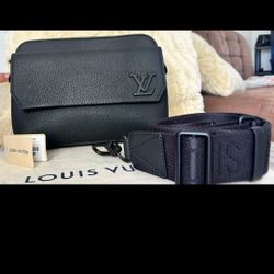Louis Vuitton Fastline Messenger Men Bag
