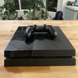 PlayStation 4 (500 GB)
