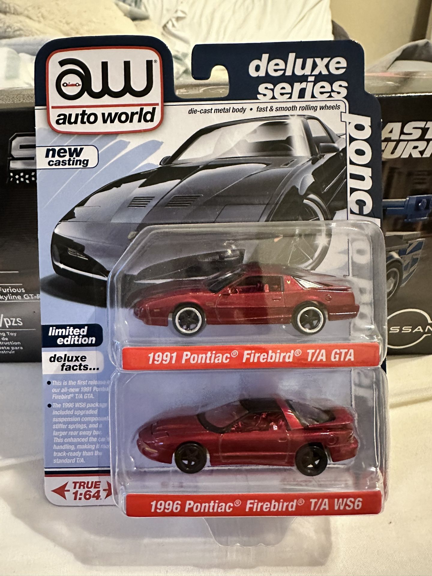 Auto World 2 pack Pontiac Ultra Red Chase