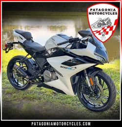 2025 CFMOTO 300SS