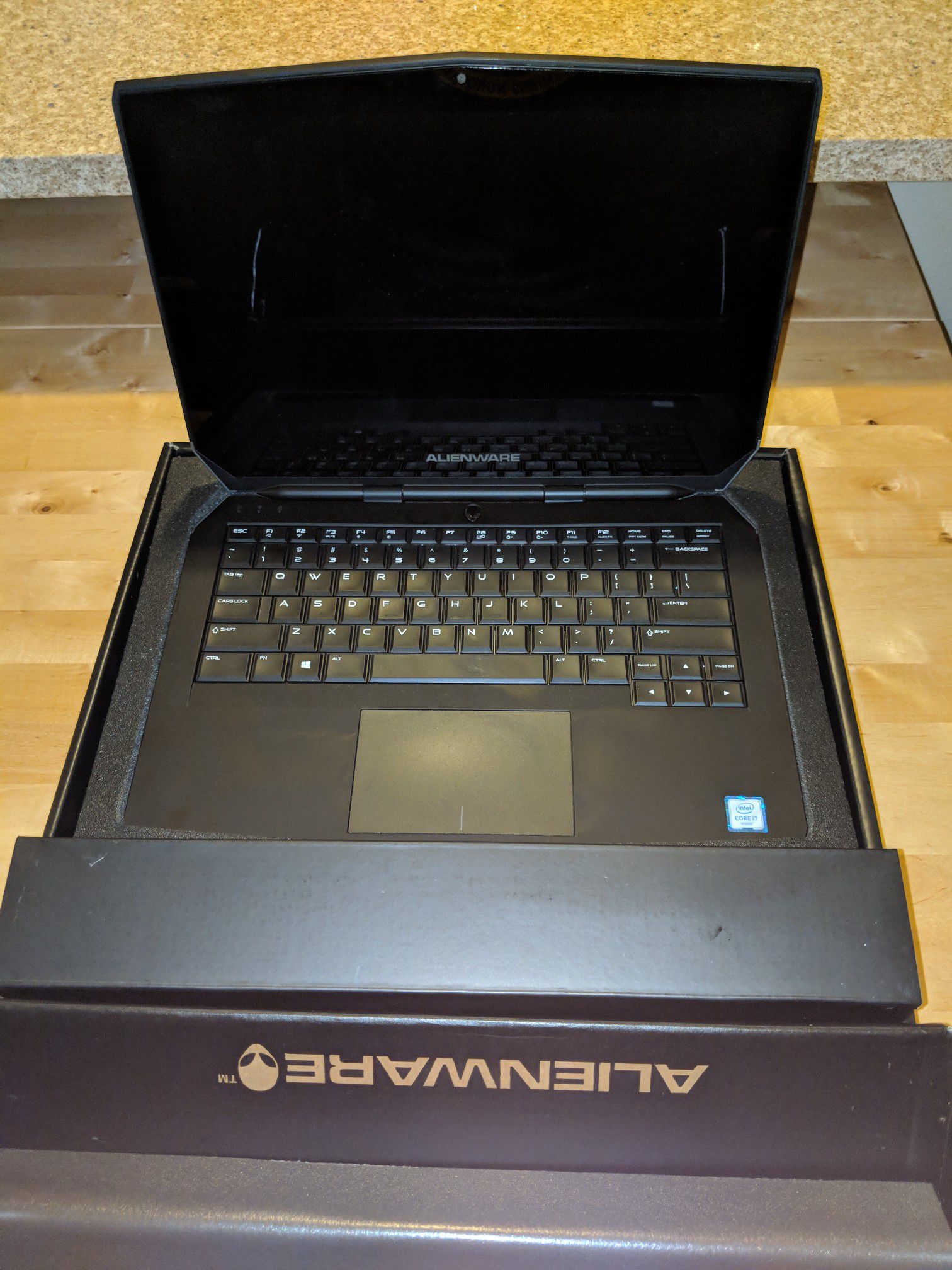 Alienware 13 R2 - 13in QHD+ Touchscreen Laptop 6th Gen Intel