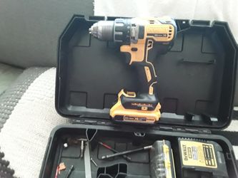 Dewalt Drill 20 Volts
