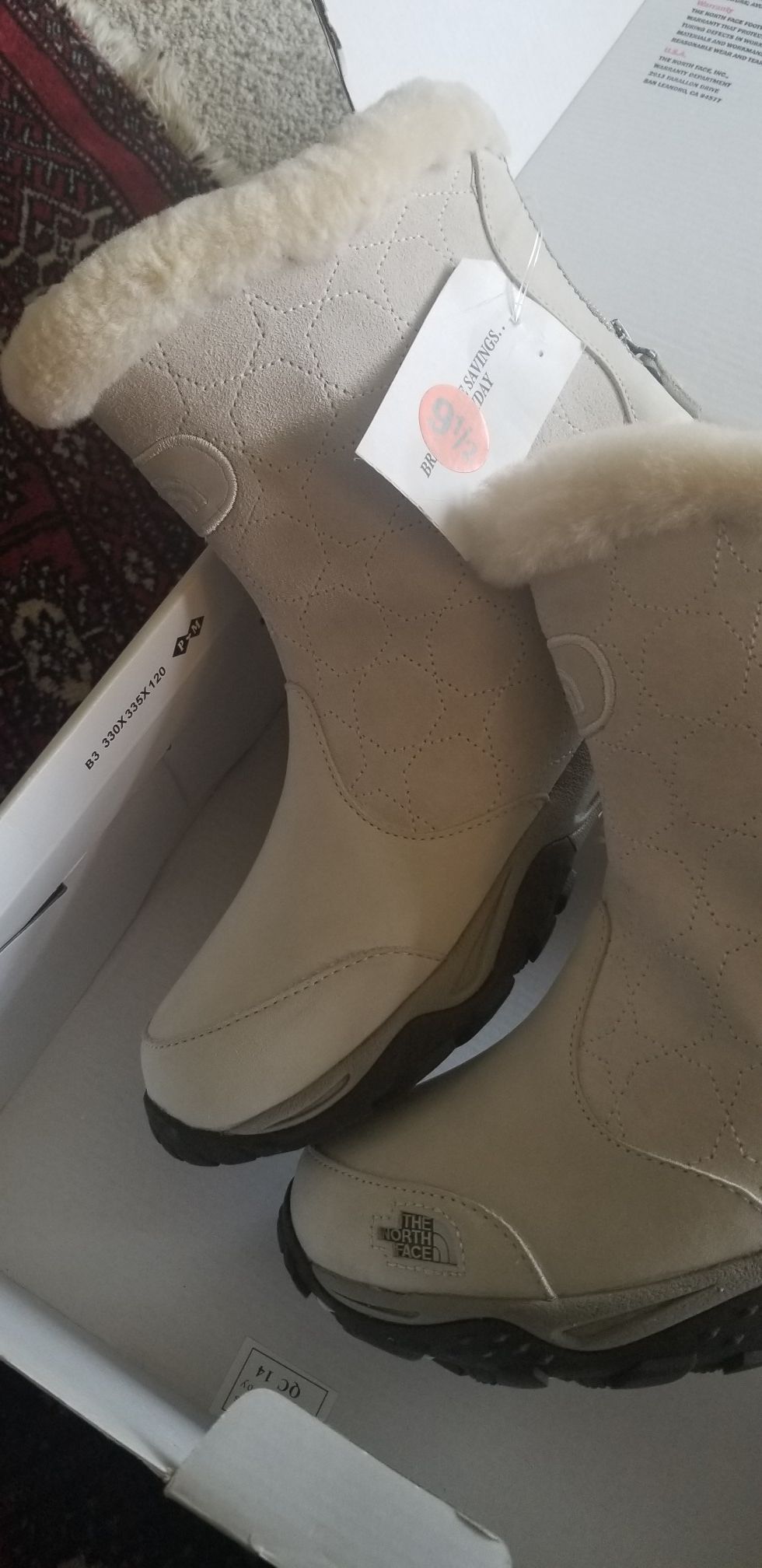 Women's Northface boot size 9.5
