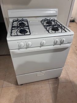 Amana White Gas Range Stove