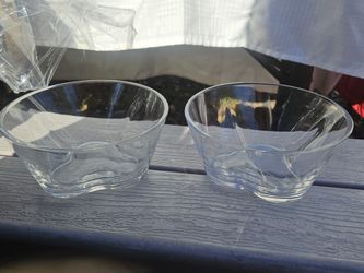 Set of 2 Glass Bowls