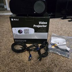 Like New LED Video Projector. "CHECK OUT MY PAGE FOR MORE DEALS "