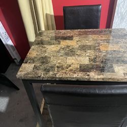 dinette 2 chairs 